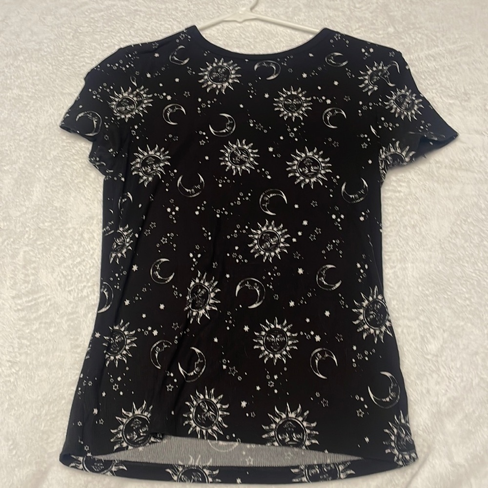 Black and white size m sun and moon shirt